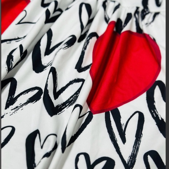 ❤️❤️Heart Patterned Dress with Red Accents -NEW- multiple sizes- Boutique - Picture 2 of 2